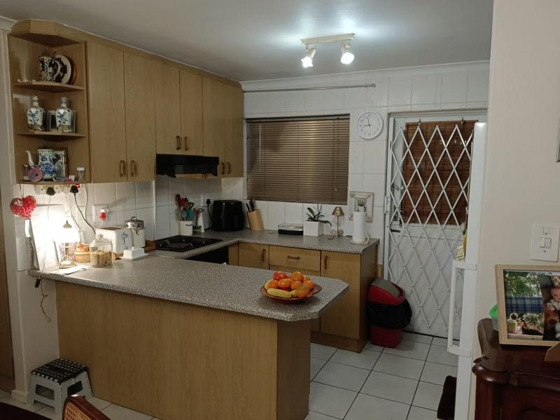 To Let 2 Bedroom Property for Rent in Tara Western Cape